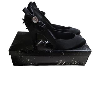 Vintage Life Stride Night Life Formal Provocative Black Fabric High Heels 9B